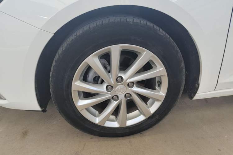 Used Buick Verano 2019 Sedan 15S Automatic Entry Model Left Front Wheel Hub