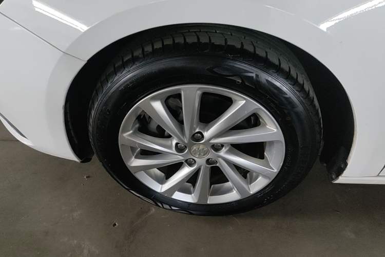 Used Buick Verano 2019 Sedan 15S Automatic Entry Model Left Front Wheel Hub
