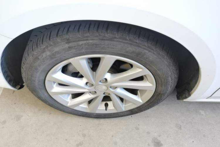 Used Buick Verano 2019 Sedan 15S Automatic Entry Model Left Front Wheel Hub