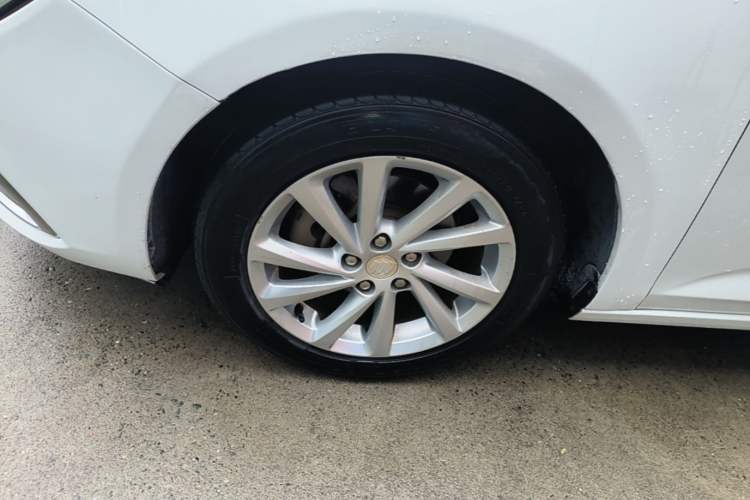 Used Buick Verano 2019 Sedan 15S Automatic Leading Model Left Front Wheel Hub