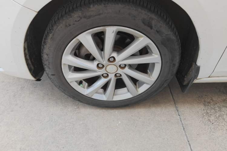 Used Buick Verano 2019 Sedan 15S Automatic Entry Model Left Front Wheel Hub