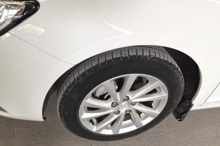Used Buick Verano 2019 Sedan 15S Automatic Leading Model Left Front Wheel Hub