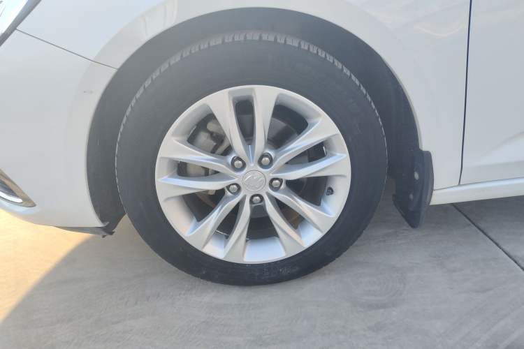 Used Buick Verano 2019 Sedan 15S Automatic Leading Model Left Front Wheel Hub