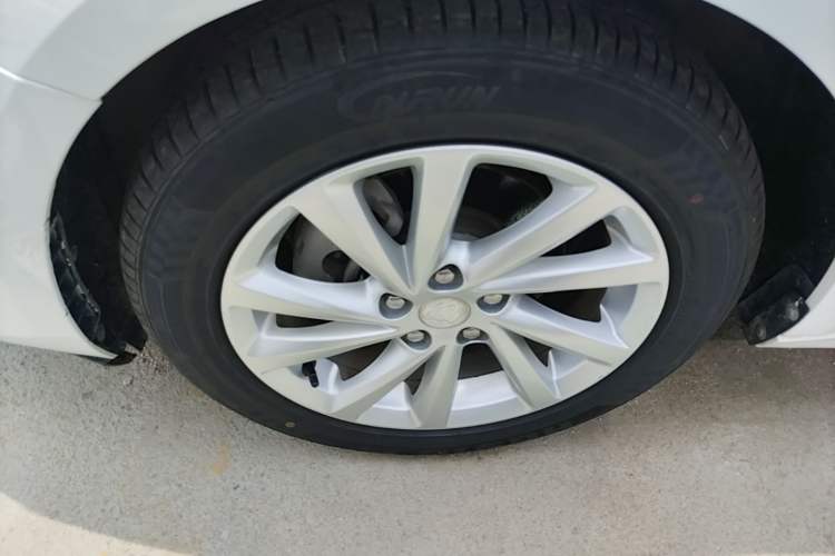 Used Buick Verano 2019 Sedan 15S Automatic Entry Model Left Front Wheel Hub
