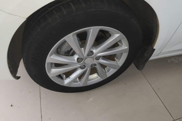Used Buick Verano 2019 Sedan 15S Automatic Leading Model Left Front Wheel Hub