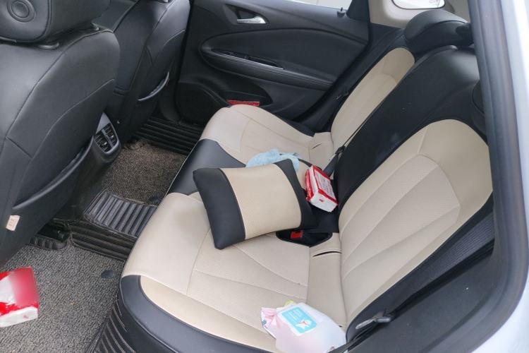 Used Buick Verano 2019 Sedan 20T Dual-Clutch Leading Model Left Rear Seat