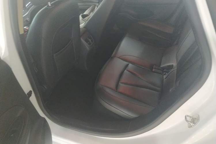 Used Buick Verano 2019 Sedan 20T Dual-Clutch Leading Model Left Rear Seat