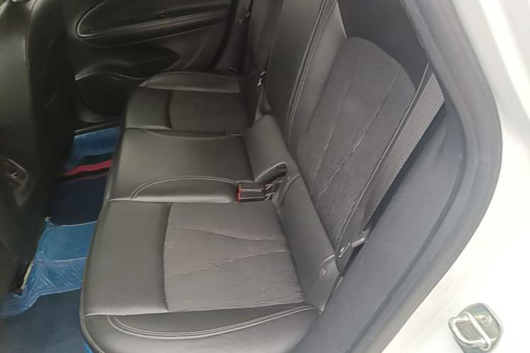 Used Buick Verano 2019 Sedan 20T Dual-Clutch Leading Model Left Rear Seat