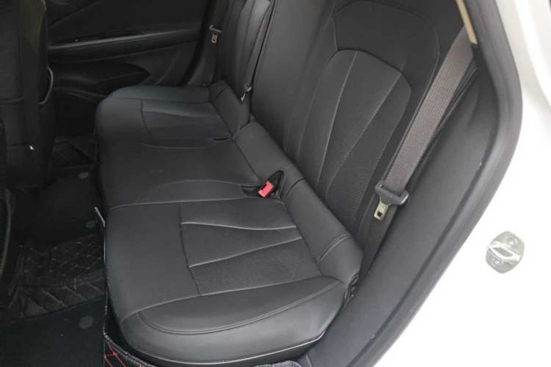 Used Buick Verano 2019 Sedan 20T Dual-Clutch Leading Model Left Rear Seat