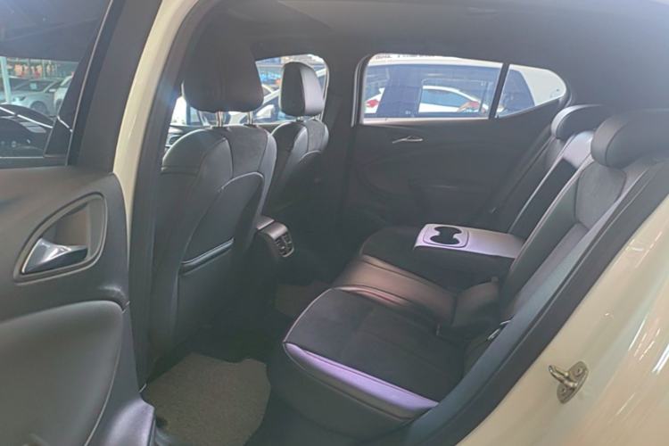 Used Buick Verano 2019 Hatchback GS 20T Dual-Clutch Leading Model Left Rear Seat