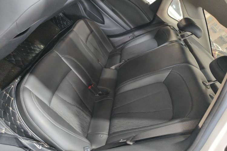 Used Buick Verano 2019 Sedan 20T Dual-Clutch Leading Model Left Rear Seat