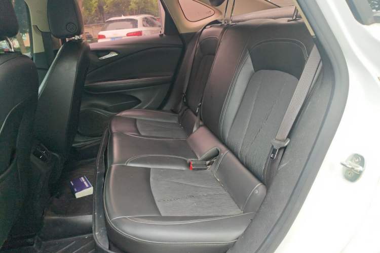 Used Buick Verano 2019 Sedan 20T Dual-Clutch Leading Model Left Rear Seat