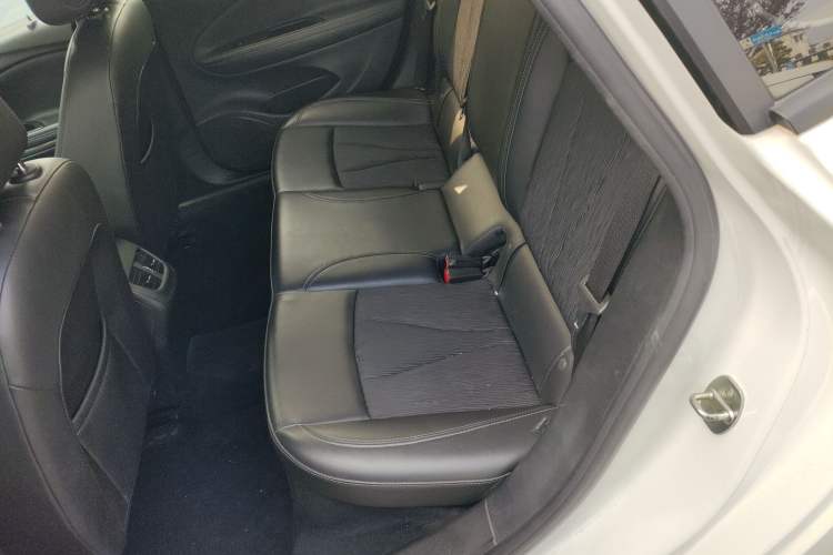 Used Buick Verano 2019 Sedan 20T Dual-Clutch Leading Model Left Rear Seat