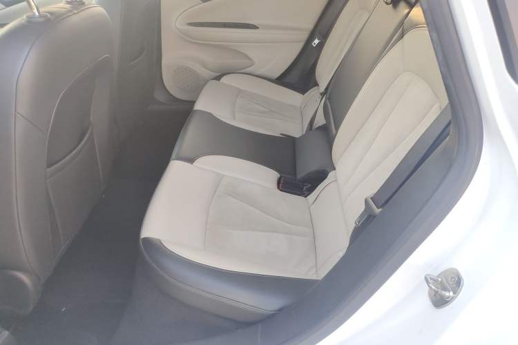 Used Buick Verano 2019 Sedan 15S Automatic Leading Model Left Rear Seat