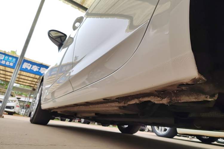 Used Buick Verano 2019 Sedan 15S Automatic Leading Model Left Side Sill
