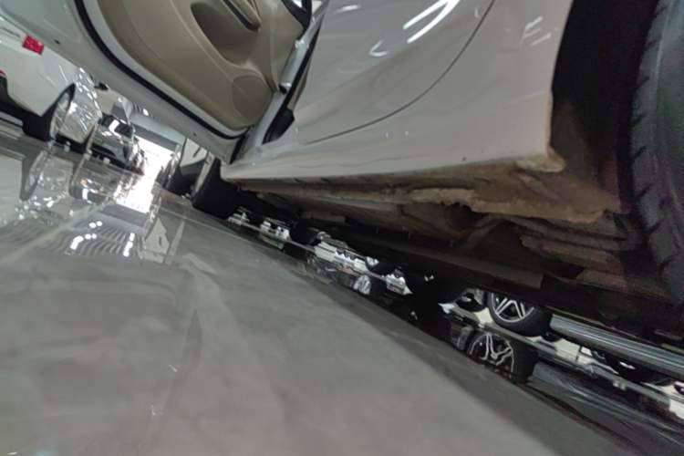 Used Buick Verano 2019 Sedan 15S Automatic Entry Model Left Side Sill