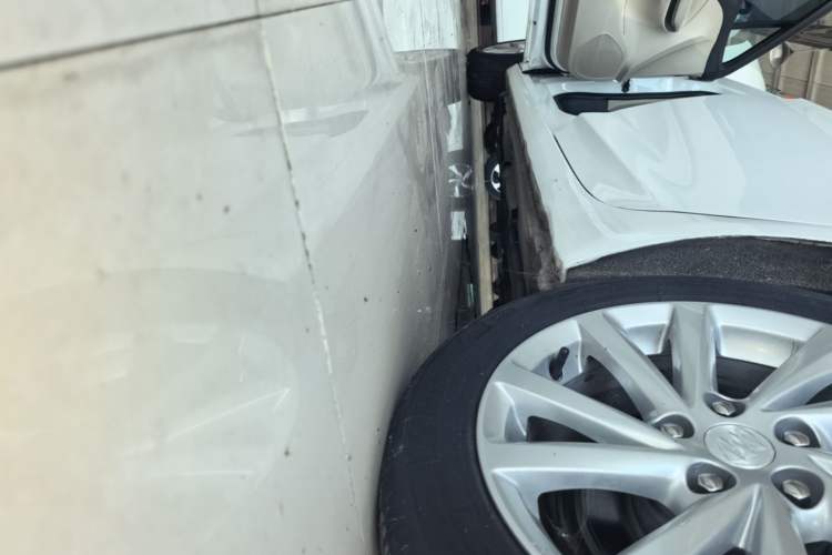Used Buick Verano 2019 Sedan 15S Automatic Entry Model Left Side Sill