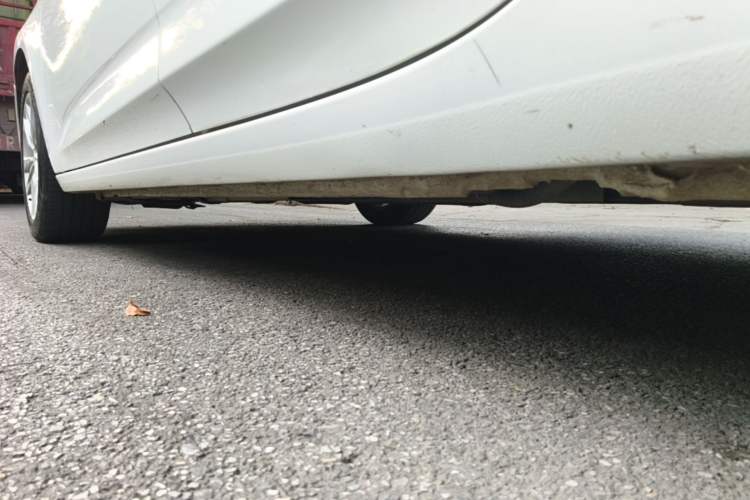 Used Buick Verano 2019 Sedan 20T Dual-Clutch Leading Model Left Side Sill