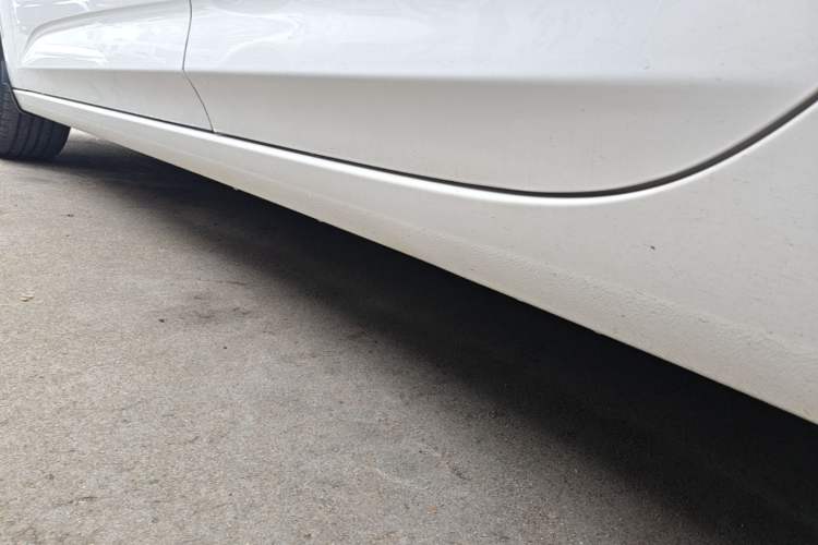 Used Buick Verano 2019 Sedan 20T Dual-Clutch Leading Model Left Side Sill