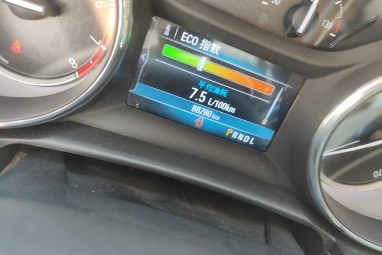 Used Buick Verano 2019 Sedan 15S Automatic Leading Model Odometer Close Up