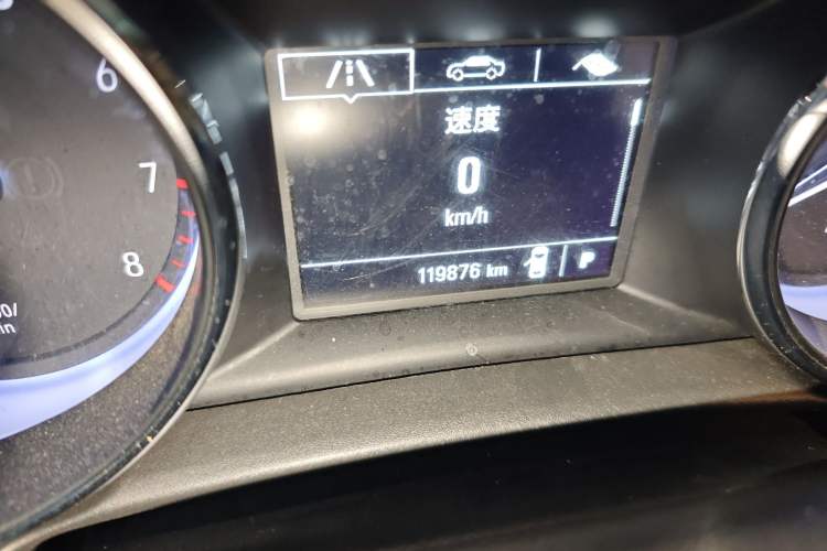 Used Buick Verano 2019 Sedan 15S Automatic Entry Model Odometer Close Up