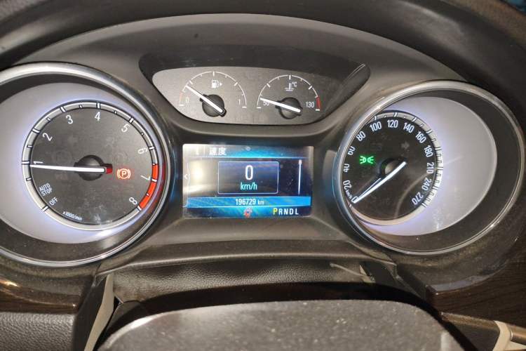 Used Buick Verano 2019 Sedan 15S Automatic Leading Model Odometer Close Up