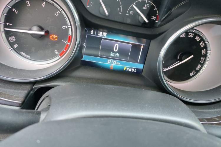 Used Buick Verano 2019 Sedan 20T Dual-Clutch Leading Model Odometer Close Up