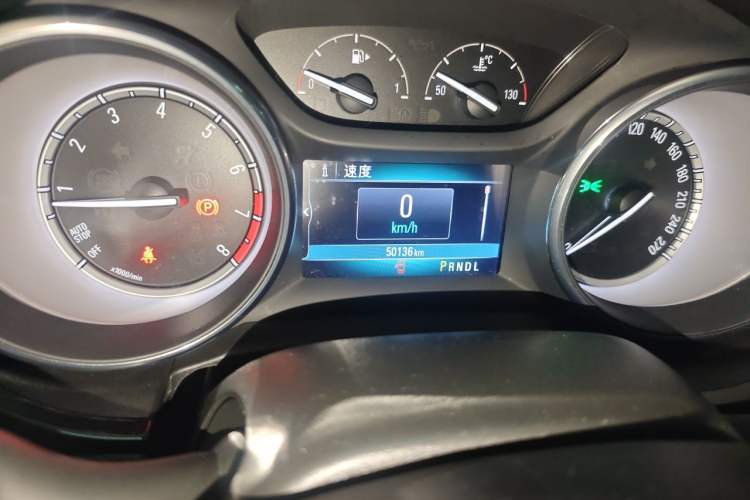 Used Buick Verano 2019 Sedan 15S Automatic Leading Model Odometer Close Up