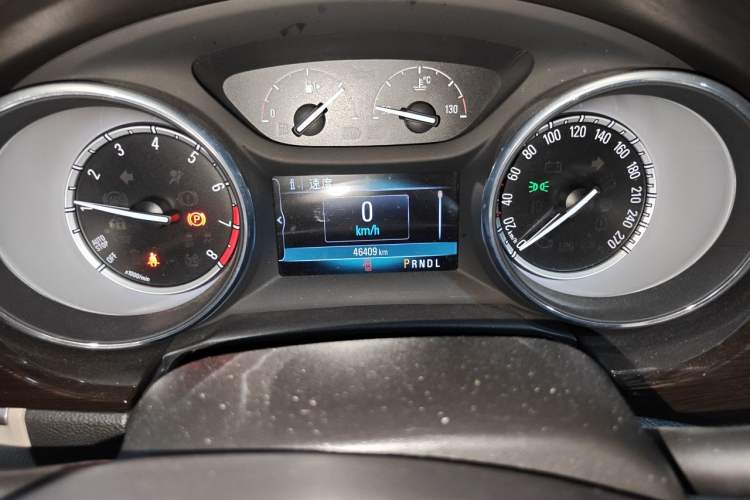 Used Buick Verano 2019 Sedan 15S Automatic Leading Model Odometer Close Up