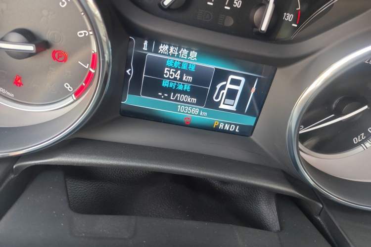 Used Buick Verano 2019 Sedan 15S Automatic Leading Model Odometer Close Up