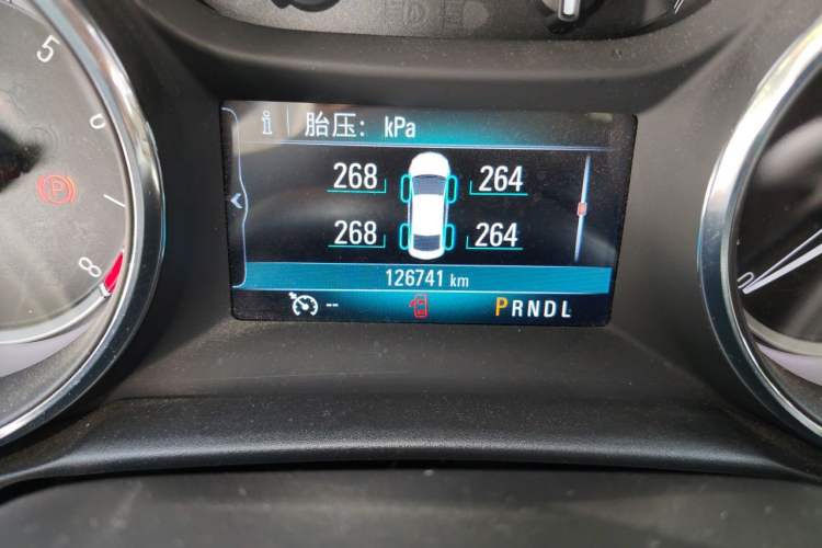 Used Buick Verano 2019 Sedan 15S Automatic Leading Model Odometer Close Up
