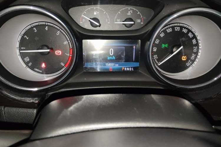 Used Buick Verano 2019 Sedan 20T Dual-Clutch Leading Model Odometer Close Up