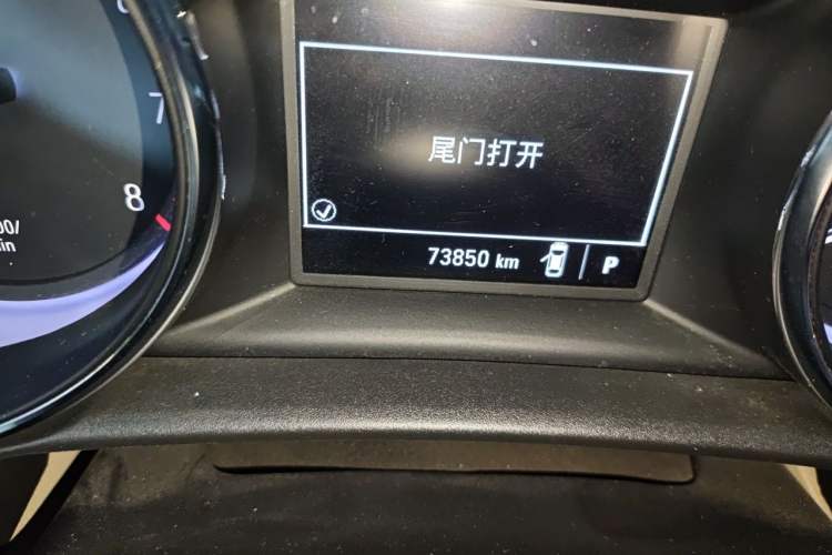 Used Buick Verano 2019 Sedan 15S Automatic Entry Model Odometer Close Up