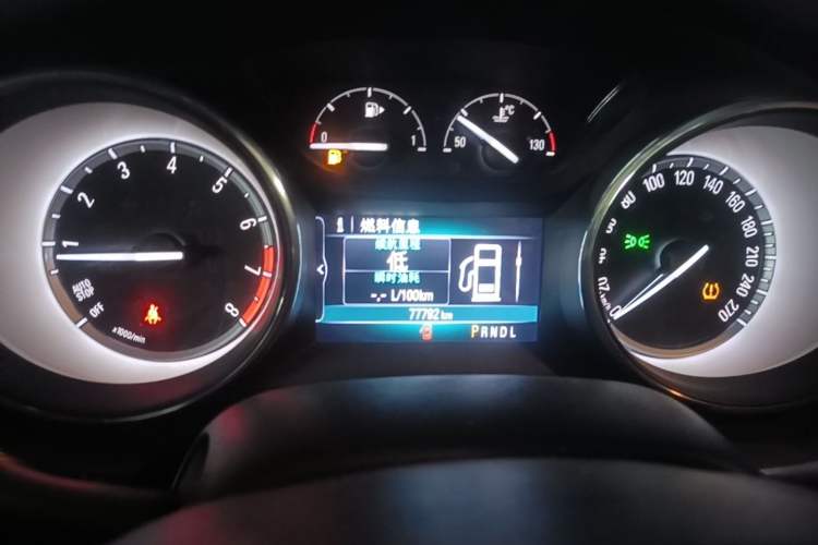 Used Buick Verano 2019 Sedan 20T Dual-Clutch Leading Model Odometer Close Up