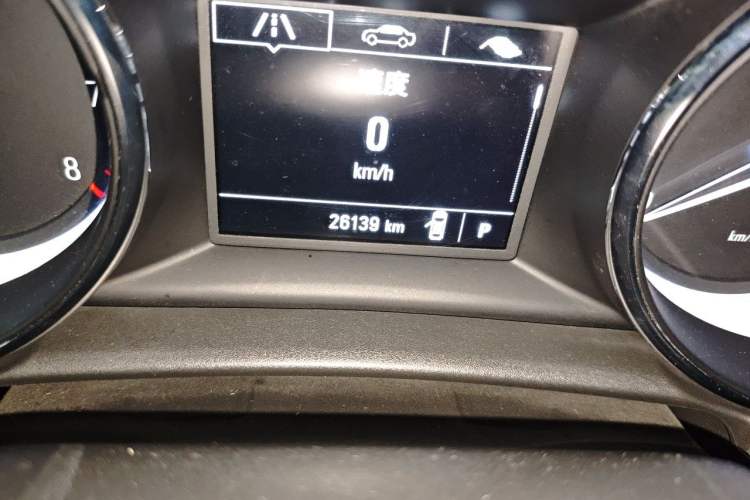 Used Buick Verano 2019 Sedan 15S Automatic Entry Model Odometer Close Up