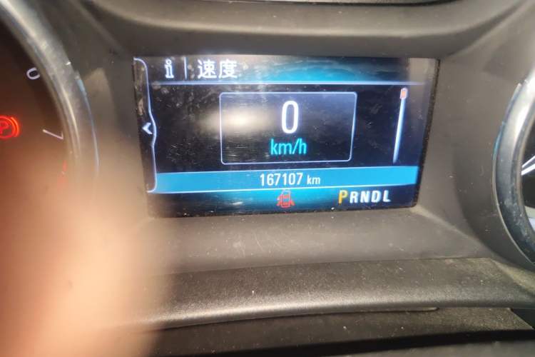 Used Buick Verano 2019 Sedan 15S Automatic Leading Model Odometer Close Up