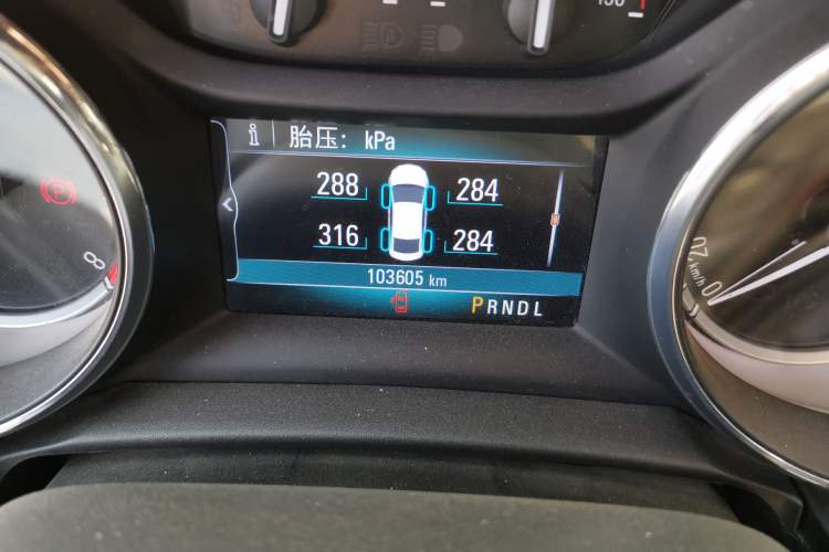 Used Buick Verano 2019 Sedan 15S Automatic Leading Model Odometer Close Up