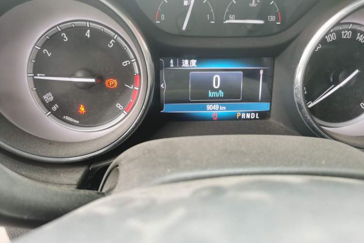 Used Buick Verano 2019 Sedan 15S Automatic Leading Model Odometer Close Up