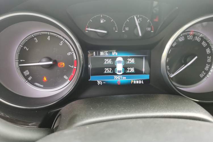 Used Buick Verano 2019 Sedan 15S Automatic Leading Model Odometer Close Up