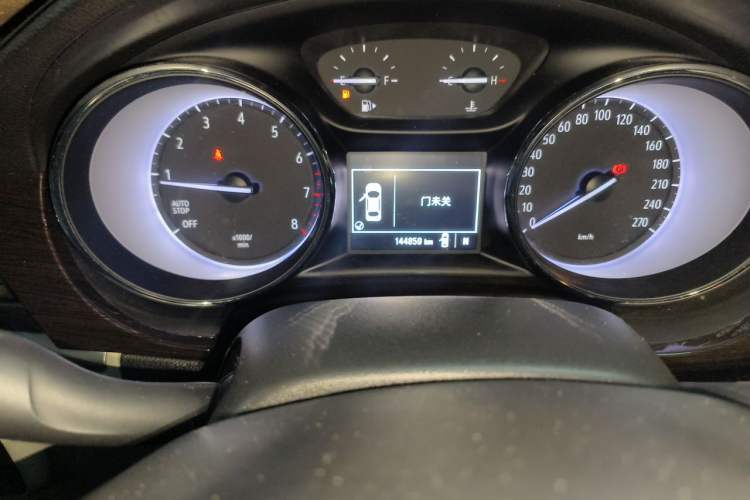 Used Buick Verano 2019 Sedan 15S Automatic Entry Model Odometer Close Up