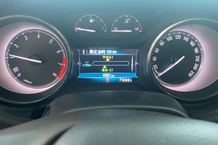 Used Buick Verano 2019 Sedan 15S Automatic Leading Model Odometer Close Up
