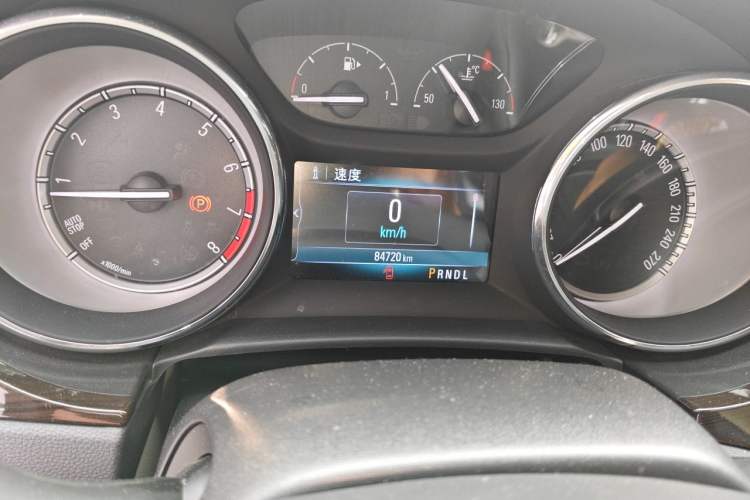 Used Buick Verano 2019 Sedan 15S Automatic Leading Model Odometer Close Up