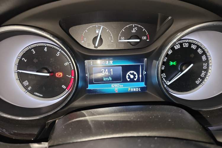Used Buick Verano 2019 Sedan 15S Automatic Leading Model Odometer Close Up