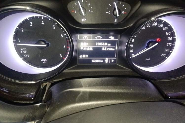Used Buick Verano 2019 Sedan 15S Automatic Entry Model Odometer Close Up