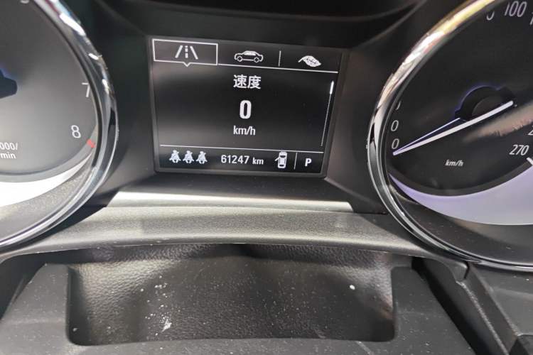 Used Buick Verano 2019 Sedan 20T Dual-Clutch Leading Model Odometer Close Up
