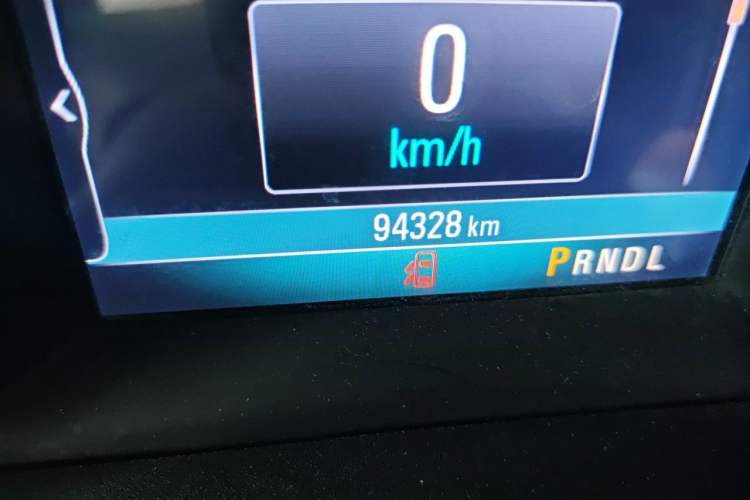 Used Buick Verano 2019 Sedan 15S Automatic Leading Model Odometer Close Up