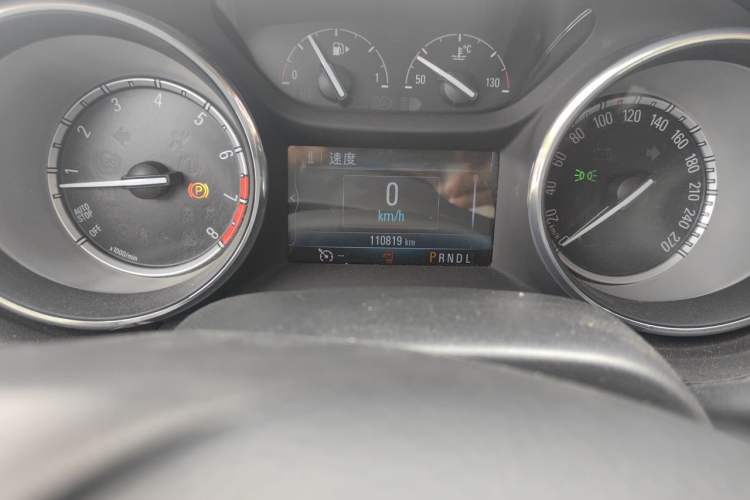 Used Buick Verano 2019 Sedan 20T Dual-Clutch Leading Model Odometer Close Up
