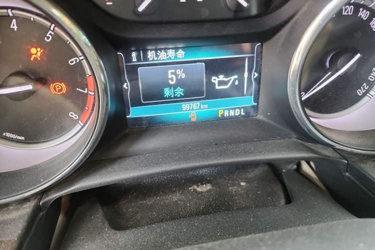 Used Buick Verano 2019 Sedan 15S Automatic Leading Model Odometer Close Up