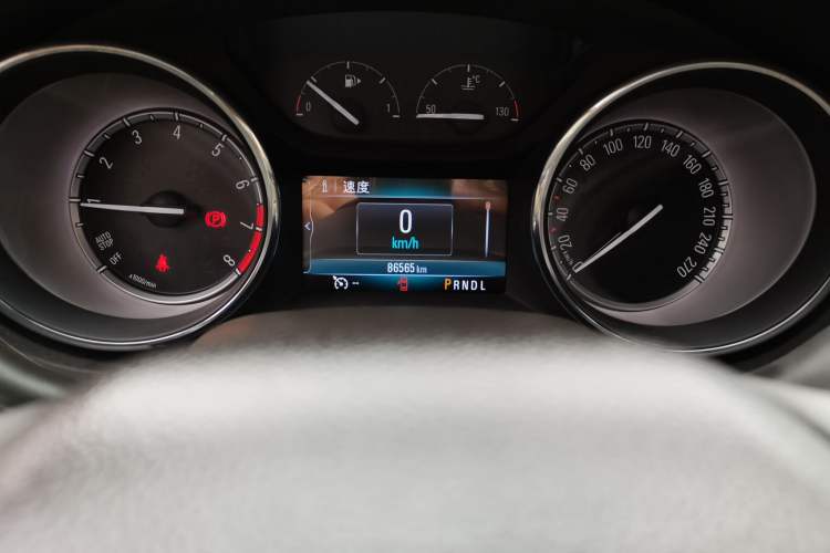 Used Buick Verano 2019 Sedan 15S Automatic Leading Model Odometer Close Up