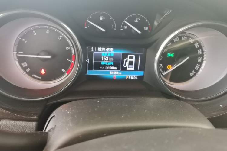 Used Buick Verano 2019 Sedan 15S Automatic Leading Model Odometer Close Up